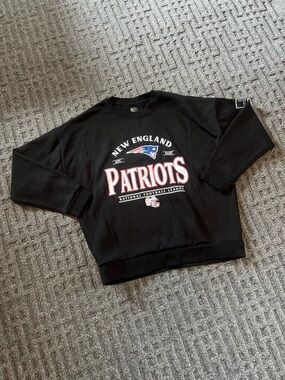 AFC East NEW ENGLAND PATRIOTS Men’s Size Medium National Crewneck Sweatshirt